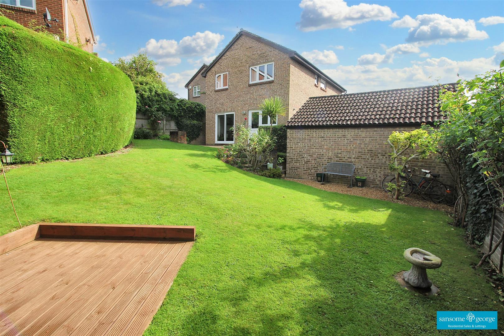 Treeton Close, Lower Earley